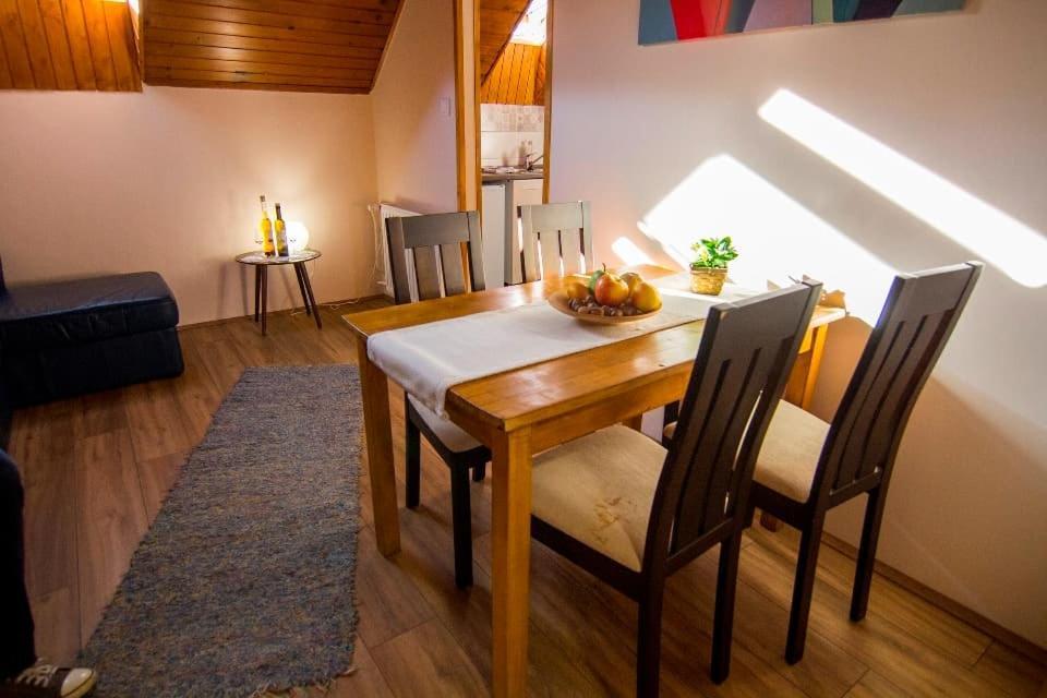 Natura Panzio&Apartmanhaz ออร์ฟู ภายนอก รูปภาพ